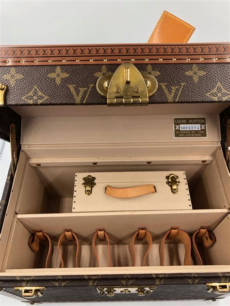 lv train case.